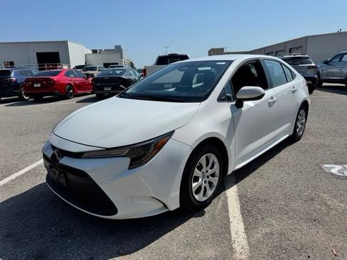 Used 2025 Toyota Corolla LE FWD image 6
