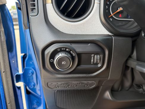 Used 2024 Jeep Wrangler Unlimited Sport AWD/4WD image 13