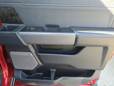 Used 2023 Ford F250 Lariat w/ Sport Appearance Package image 9