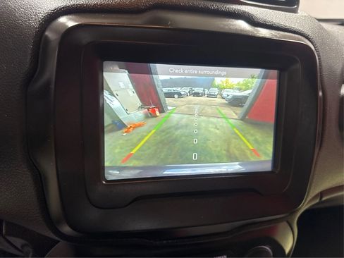 Used 2020 Jeep Renegade Trailhawk w/ Premium Leather Group image 21