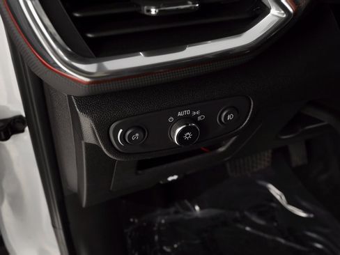 Used 2021 Chevrolet TrailBlazer RS w/ Technology Package image 20