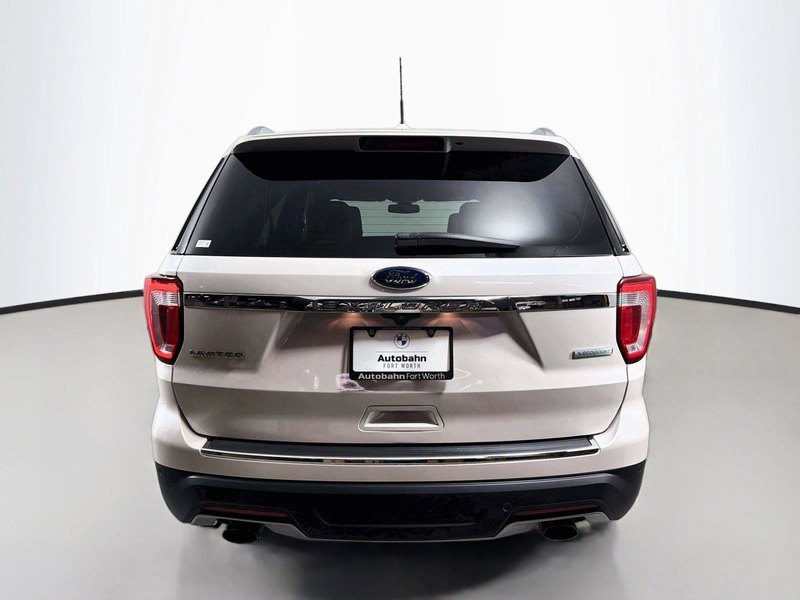 Used 2018 Ford Explorer Limited w/ Equipment Group 301A FWD image 6