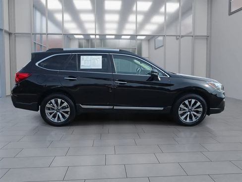 Used 2019 Subaru Outback 2.5i Touring AWD/4WD image 2