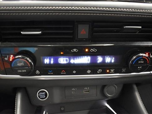 Used 2021 Nissan Rogue Platinum image 23