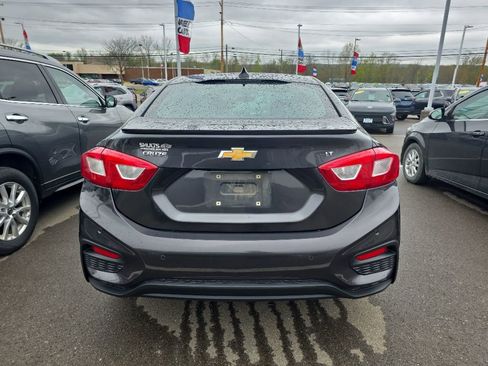 Used 2016 Chevrolet Cruze LT w/ Convenience Package FWD image 5