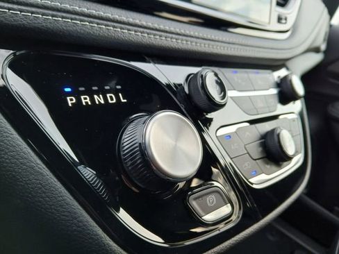 New 2026 Chrysler Pacifica Select image 23