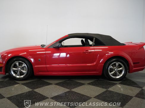 Used 2005 Ford Mustang GT image 11