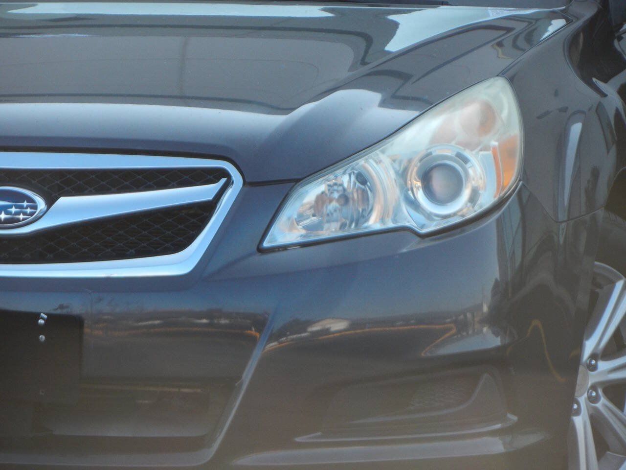 Used 2011 Subaru Legacy 2.5i Premium w/ All-Weather Pkg AWD/4WD image 5