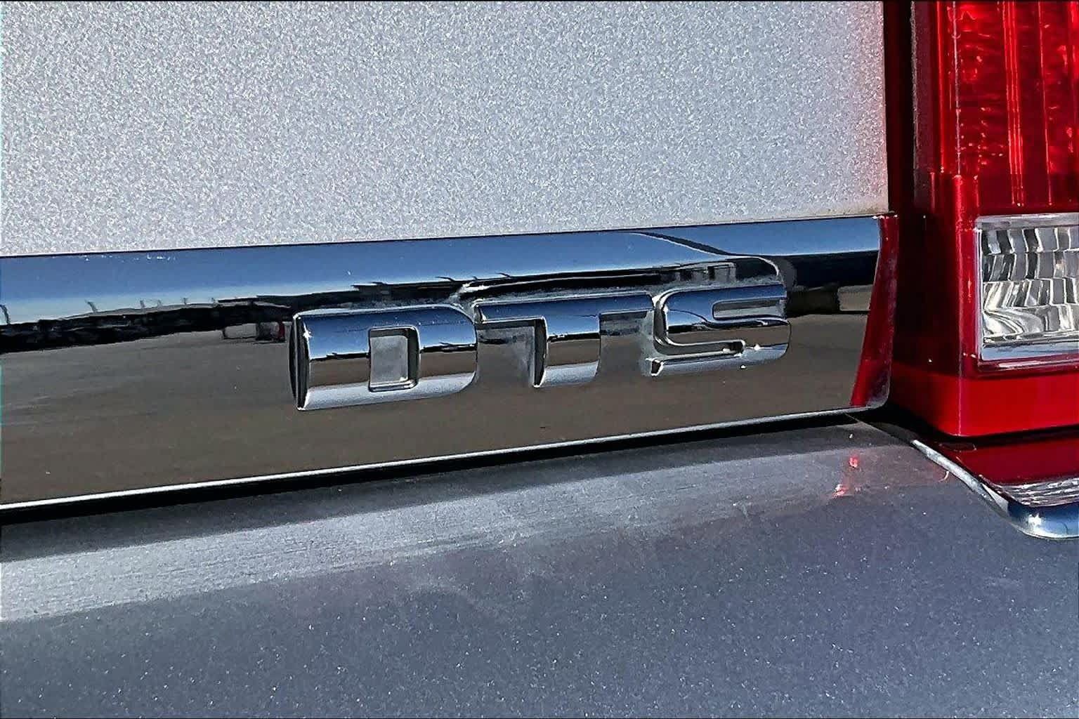 Used 2011 Cadillac DTS Luxury FWD image 9
