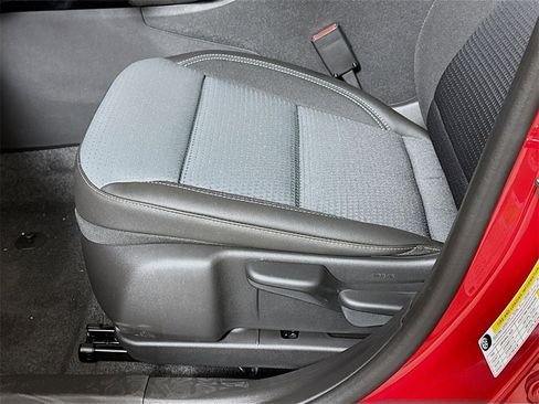 New 2026 Chevrolet Trax LT w/ Sunroof Package image 17