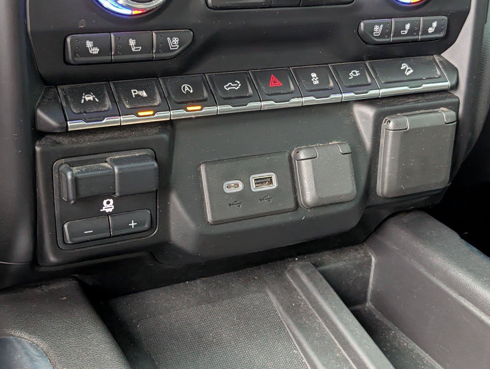 Used 2020 GMC Sierra 1500 AT4 w/ AT4 Premium Package AWD/4WD image 21