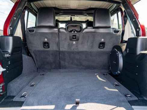 Used 2021 Jeep Wrangler Unlimited Sahara AWD/4WD image 27