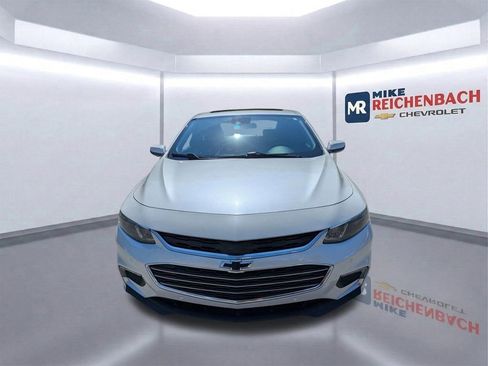 Used 2017 Chevrolet Malibu Premier w/ Premier Sun and Wheel Package FWD image 10