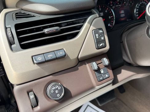 Used 2015 GMC Yukon Denali w/ Touring Package RWD image 13