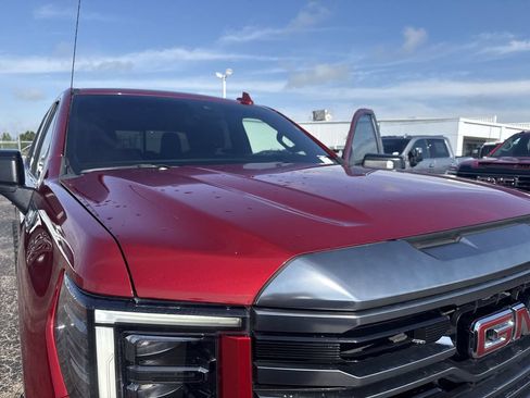 Used 2022 GMC Sierra 1500 AT4 w/ AT4 Preferred Package AWD/4WD image 37
