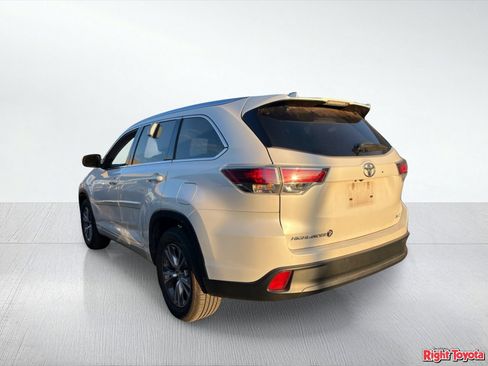 Used 2015 Toyota Highlander XLE FWD image 3