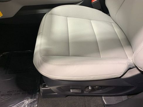New 2026 Ford Explorer Platinum w/ LUX Leather Package AWD/4WD image 32