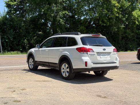 Used 2012 Subaru Outback 2.5i Limited AWD/4WD image 13