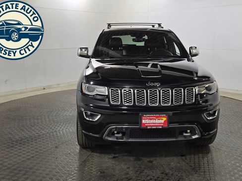 Used 2017 Jeep Grand Cherokee Overland AWD/4WD image 2