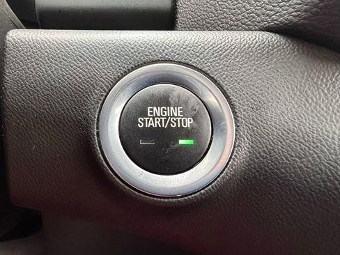 Used 2023 GMC Terrain SLE w/ Driver Convenience Package image 33