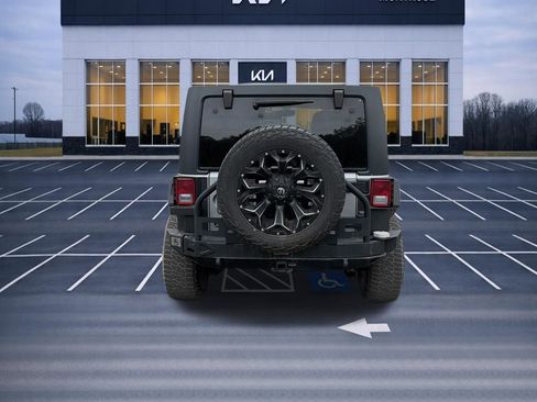 Used 2015 Jeep Wrangler Unlimited Sahara w/ Connectivity Group AWD/4WD image 6