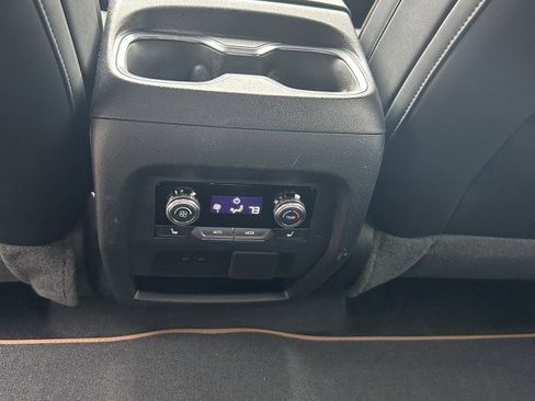 Used 2024 GMC Acadia AT4 w/ Luxury Package image 16