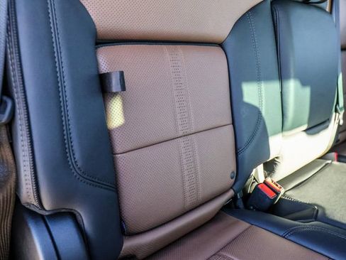 Used 2023 Chevrolet Silverado 1500 High Country w/ Technology Package AWD/4WD image 23