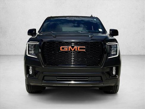 Used 2021 GMC Yukon Denali w/ Denali Premium Package image 3