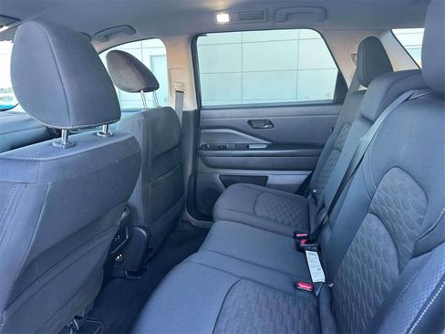 Certified 2024 Nissan Pathfinder SV w/ Black Appearance Package image 10