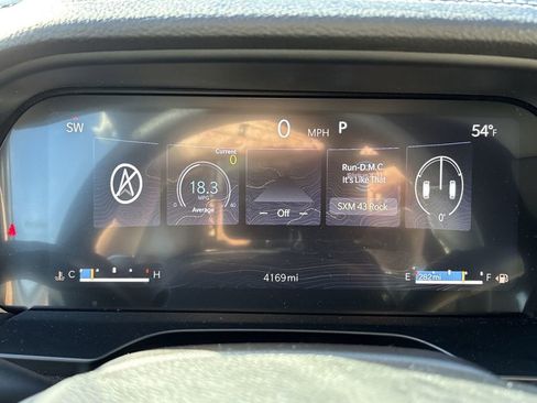 Used 2025 Jeep Grand Cherokee L Limited w/ Luxury Tech Group II image 15