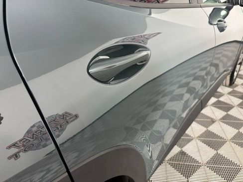 Used 2025 Chevrolet Trax LT w/ Driver Confidence Package image 29