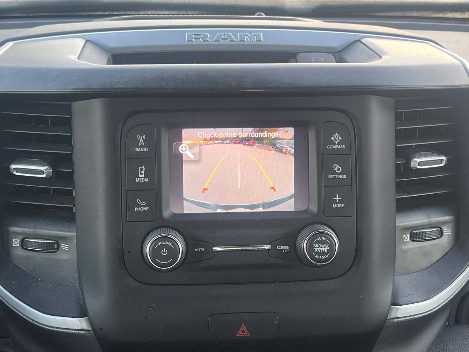 Used 2022 RAM 1500 Big Horn AWD/4WD image 30