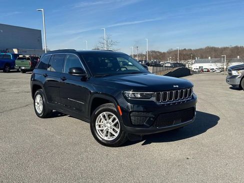 Used 2024 Jeep Grand Cherokee Laredo X w/ Luxury Tech Group I image 2