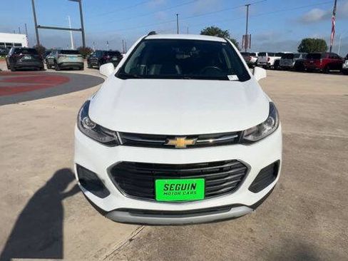 Used 2018 Chevrolet Trax LT w/ LT Convenience Package FWD image 3