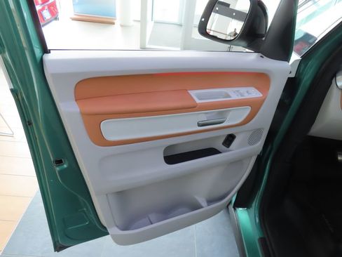New 2025 Volkswagen ID. Buzz 1st Edition AWD/4WD image 4