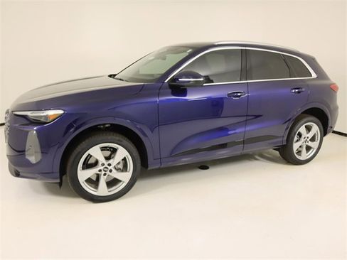 New 2025 Audi Q5 Premium Plus image 2