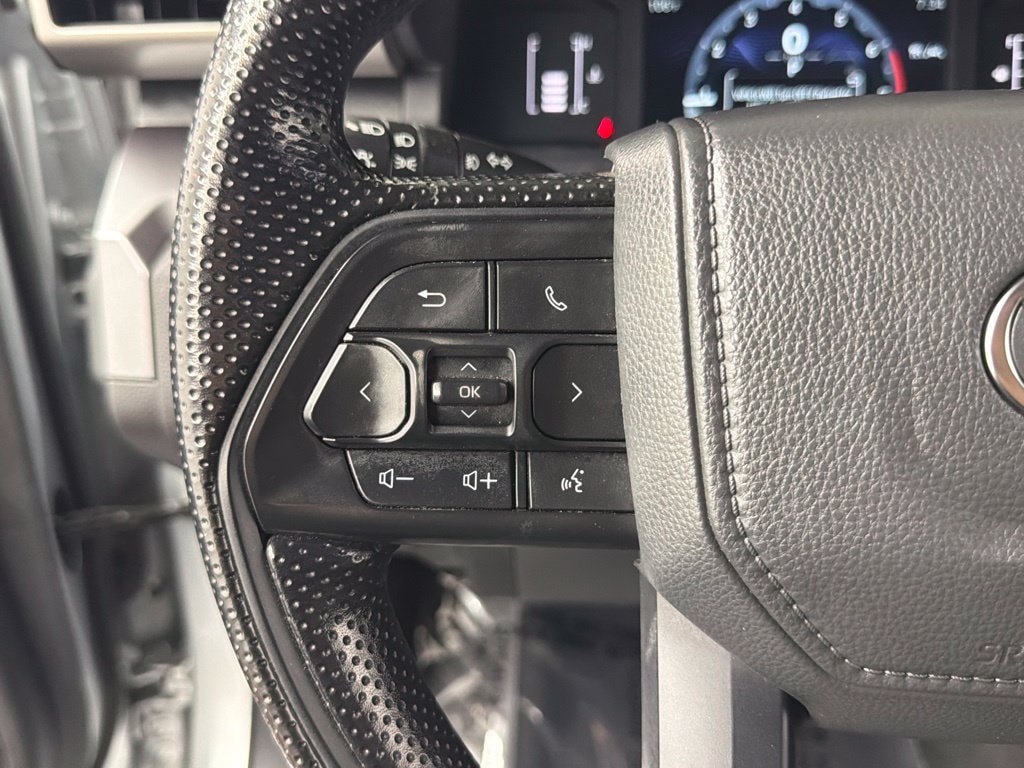 Certified 2025 Toyota Tacoma SR5 AWD/4WD image 25