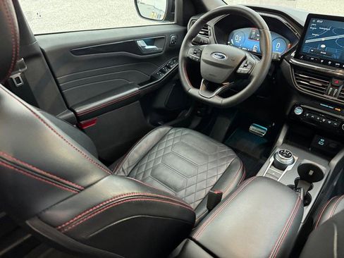 Used 2023 Ford Escape ST-Line Elite w/ Premium Technology Package image 15