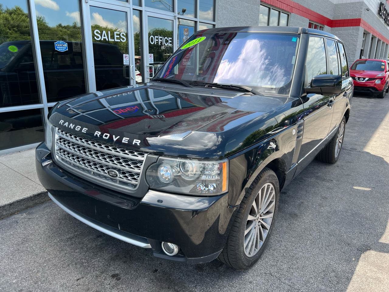 Used 2011 Land Rover Range Rover Supercharged AWD/4WD image 2