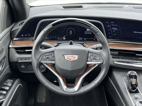 Used 2023 Cadillac Escalade ESV Premium Luxury AWD/4WD image 13