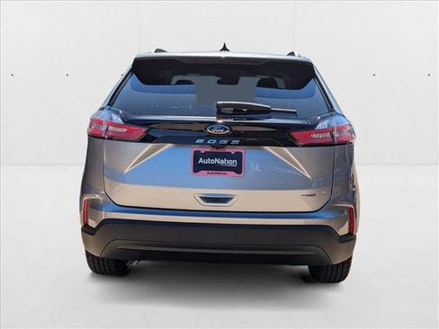 New 2024 Ford Edge SE image 8