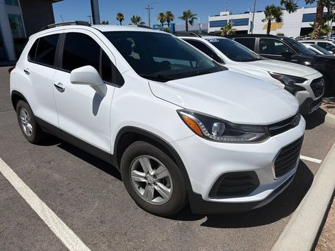 Used 2020 Chevrolet Trax LT w/ Driver Confidence Package FWD image 9