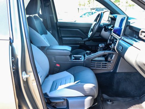 Certified 2024 Toyota Tacoma TRD Off-Road AWD/4WD image 20