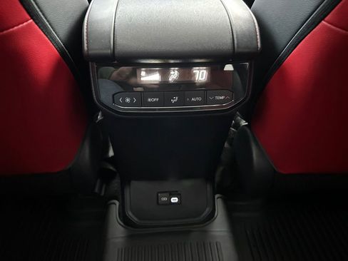 Used 2023 Toyota Highlander XSE image 36