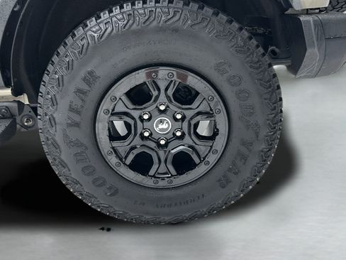 Used 2025 Ford Bronco Badlands AWD/4WD image 9