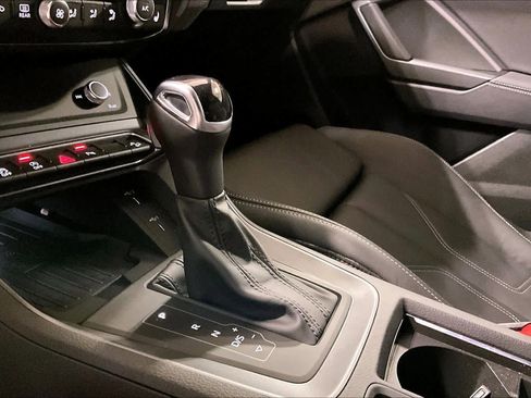 Used 2025 Audi Q3 2.0T Premium w/ Convenience Package image 15