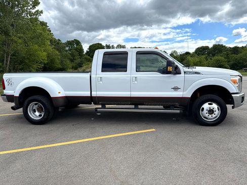 Used 2016 Ford F350 Lariat w/ Chrome Package image 4