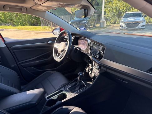 Used 2022 Volkswagen Jetta SE image 13