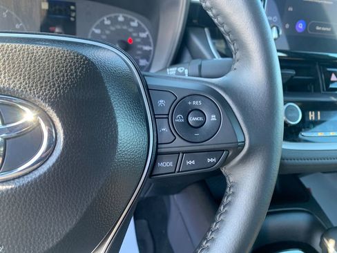 Used 2025 Toyota Corolla SE image 29