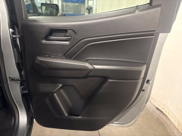Used 2025 Chevrolet Colorado W/T w/ Advanced Trailering Package AWD/4WD image 32